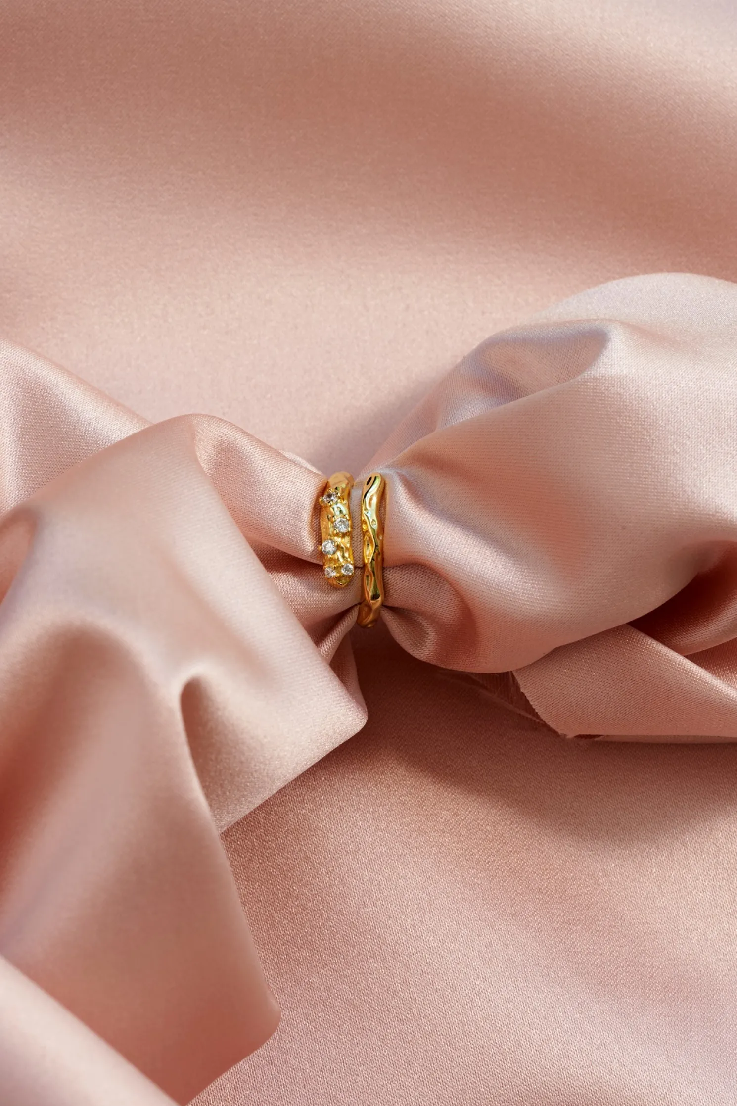 Shiny Twist Ring