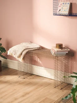 WIRE BENCH Bank